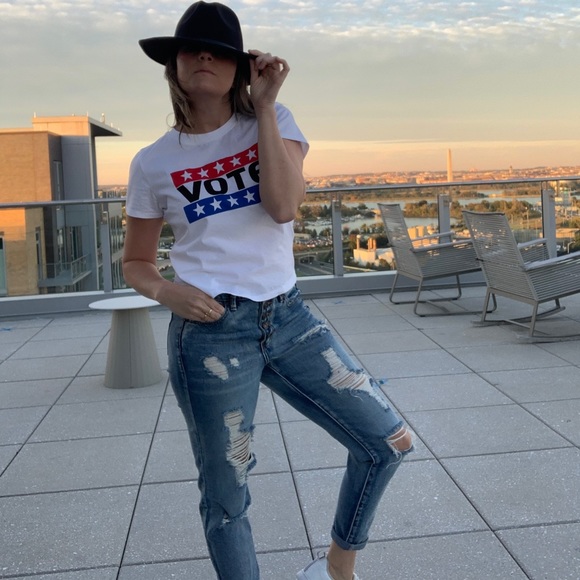 Meet your Posher, Nicole - Picture 4 of 4